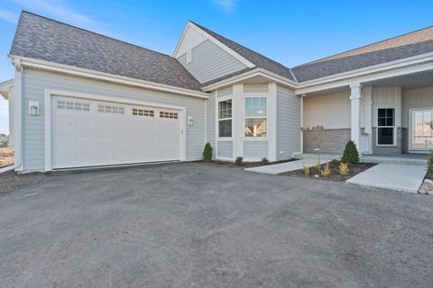 Photo of 1382 Prairie Creek Cir, Oconomowoc, WI 53066 (MLS # 1946705)