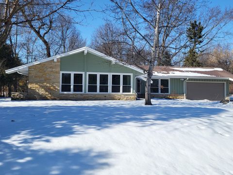 Photo of 2465 Lionel Ct, Brookfield, WI 53045 (MLS # 1950293)