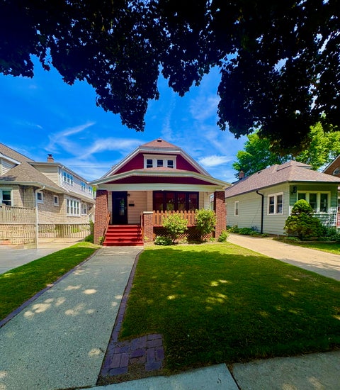 Photo of 4034 N Larkin St, Shorewood, WI 53211 (MLS # 1965633)