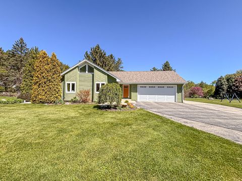 Photo of S50W30750 Walnut St, Genesee, WI 53149 (MLS # 1962514)
