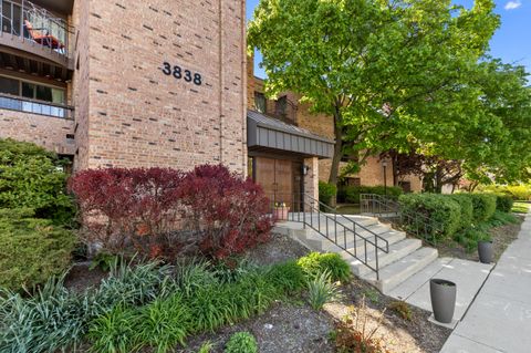 Photo of 3838 N Oakland Ave, Shorewood, WI 53211 (MLS # 1962788)