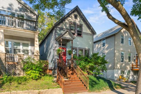 Photo of 1751 N Franklin Pl, Milwaukee, WI 53202 (MLS # 1936022) Photo of 1751 N Franklin Pl, Milwaukee, WI 53202 (MLS # 1936022)