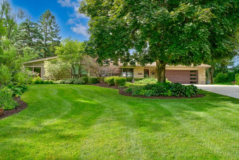 Photo of 17425 Mierow Ln, Brookfield, WI 53045 (MLS # 1925349)