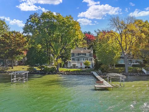Photo of 831 Shore Dr, Twin Lakes, WI 53181 (MLS # 1940142)