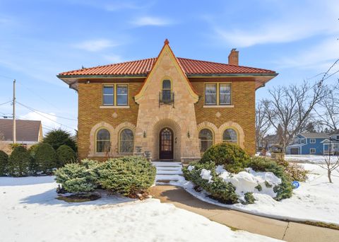 Photo of 145 Cottage Ave, Fond Du Lac, WI 54935 (MLS # 1958851)