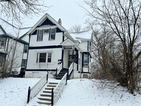 Photo of 2768 N Palmer St, Milwaukee, WI 53212 (MLS # 1947855)