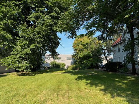 Photo of 541 N 20th St, Milwaukee, WI 53233 (MLS # 1945930)