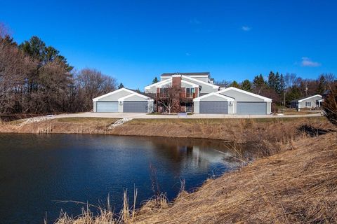 Photo of N17W26887 E Fieldhack Dr, Pewaukee, WI 53072 (MLS # 1955227)