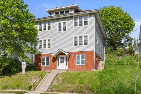 Photo of 2016 Kinzie Ave, Racine, WI 53405 (MLS # 1961473)