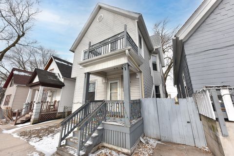 Photo of 1624 W Washington St, Milwaukee, WI 53204 (MLS # 1946196)