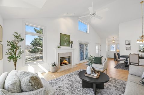 Photo of 10903 N Essex Dr, Mequon, WI 53092 (MLS # 1950542)