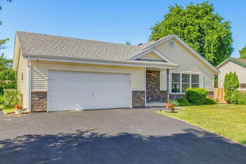 Photo of 8820 W Travis Ln, Franklin, WI 53132 (MLS # 1964686)