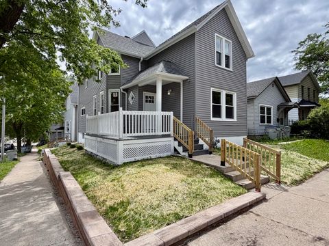 Photo of 2501 W Michigan St, Milwaukee, WI 53233 (MLS # 1967395)