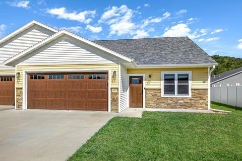 Photo of 3827 Sunnyside Dr W, La Crosse, WI 54601 (MLS # 1980196)