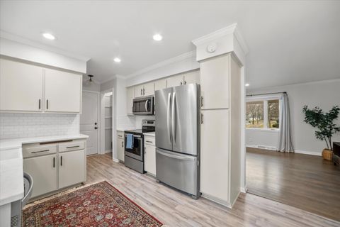 Photo of 334 Barry Ave, Port Washington, WI 53074 (MLS # 1953575)