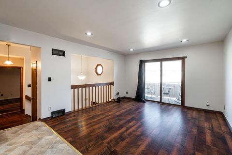 Photo of 6441 S Crabapple Ct, Oak Creek, WI 53154 (MLS # 1971895)