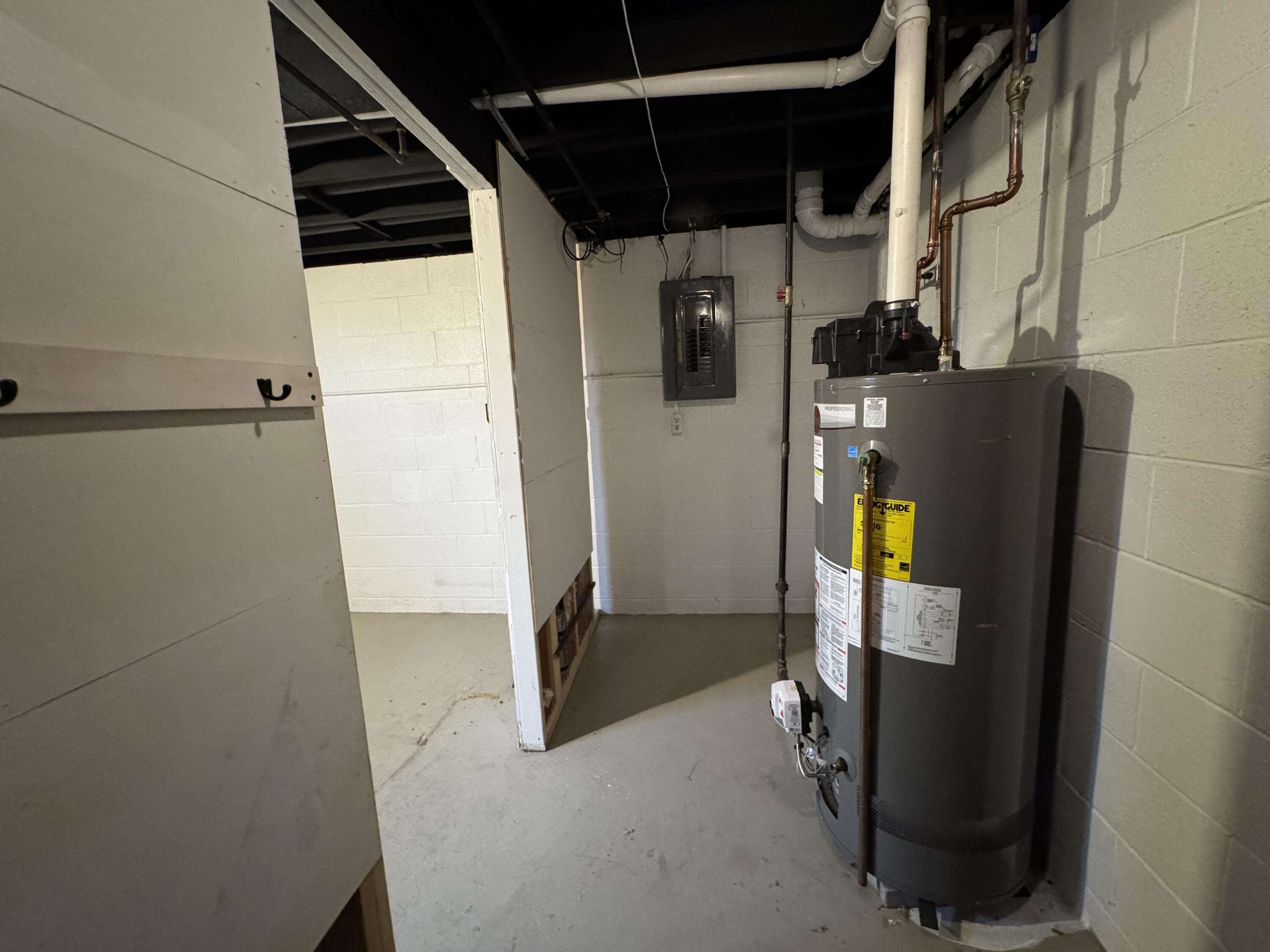 Milwaukee, Wisconsin 53224, United States, 3 Bedrooms Bedrooms, ,2 BathroomsBathrooms,Residential,Active,159256