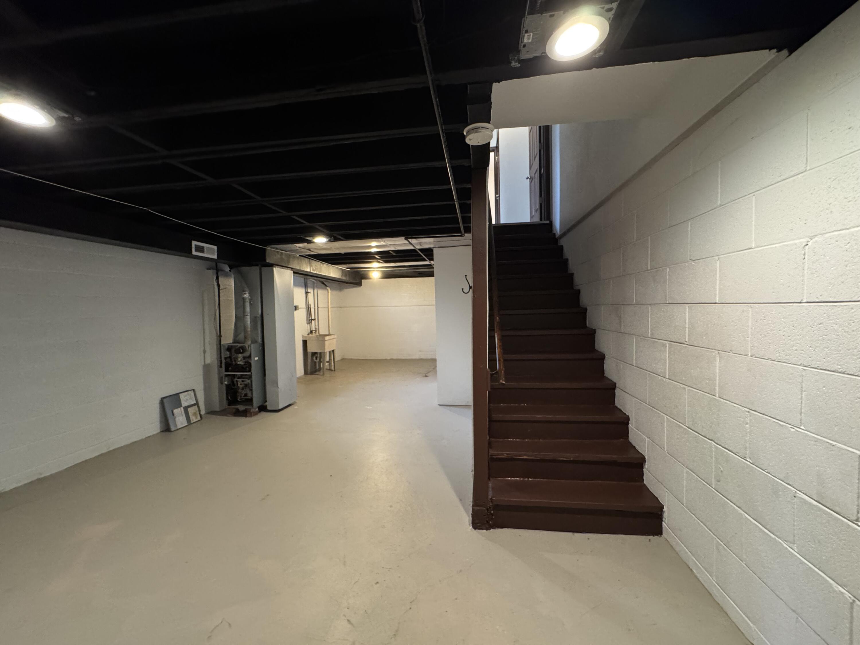 Milwaukee, Wisconsin 53224, United States, 3 Bedrooms Bedrooms, ,2 BathroomsBathrooms,Residential,Active,159256