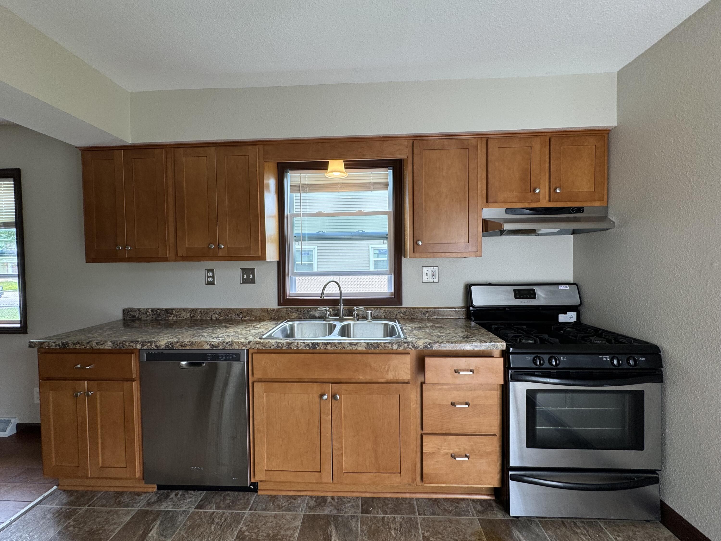 Milwaukee, Wisconsin 53224, United States, 3 Bedrooms Bedrooms, ,2 BathroomsBathrooms,Residential,Active,159256