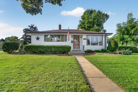 Photo of 2501 Pinehurst Ave, Racine, WI 53403 (MLS # 1979078)