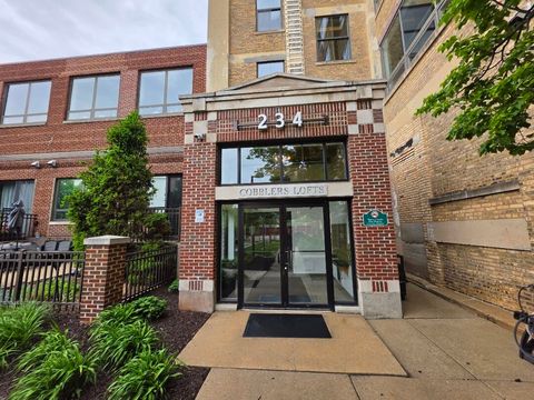 Photo of 234 E Reservoir Ave, Milwaukee, WI 53212 (MLS # 1963072)