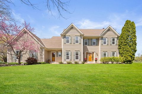 Photo of 8420 W Daventry Rd, Mequon, WI 53097 (MLS # 1917886)