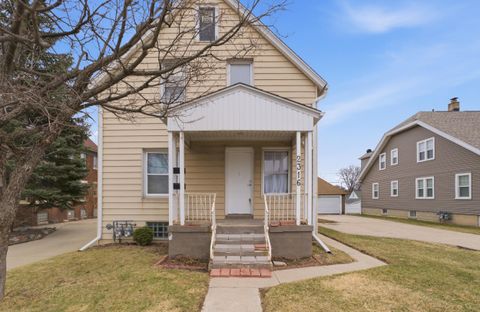 Photo of 2316 S 84th St, West Allis, WI 53227 (MLS # 1954491)
