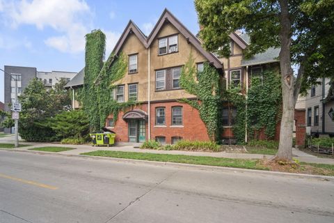 Photo of 1815 N Oakland Ave, Milwaukee, WI 53202 (MLS # 1939264) Photo of 1815 N Oakland Ave, Milwaukee, WI 53202 (MLS # 1939264)