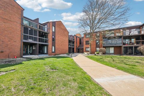 Photo of 4215 N 100th St N, Milwaukee, WI 53222 (MLS # 1958696)