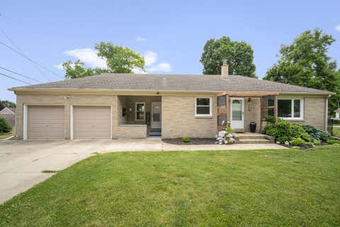 Photo of 1260 Edwards St, Brookfield, WI 53005 (MLS # 1966834)
