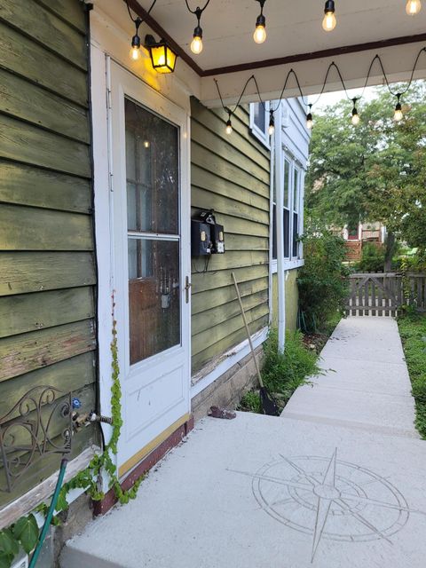 Photo of 1607 E Newport Ave, Milwaukee, WI 53211 (MLS # 1932210) Photo of 1607 E Newport Ave, Milwaukee, WI 53211 (MLS # 1932210)