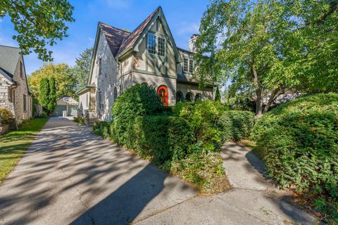 Photo of 463 N Story Pkwy, Milwaukee, WI 53208 (MLS # 1938728)