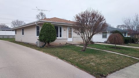 Photo of 3642 S 95th St, Milwaukee, WI 53228 (MLS # 1955888)