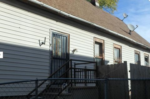 Photo of 2846 N 6th St, Milwaukee, WI 53212 (MLS # 1947089)