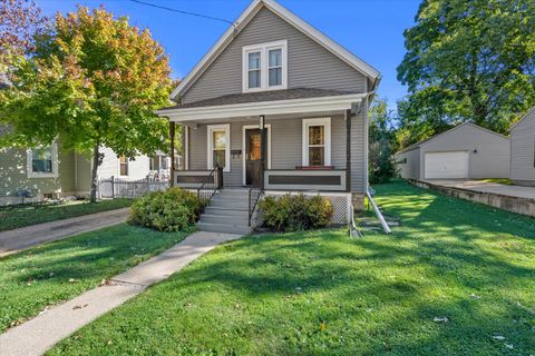 1471 Cleveland Ave, Waukesha, WI 53186 - #: 1938572