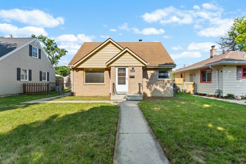 Photo of 3449 N 77th St, Milwaukee, WI 53222 (MLS # 1982213)
