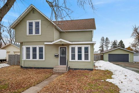 Photo of 530 10th Ave S, Wisconsin Rapids, WI 54495 (MLS # 1950833)