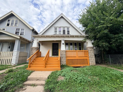Photo of 2022 W Keefe Ave, Milwaukee, WI 53206 (MLS # 1980433)