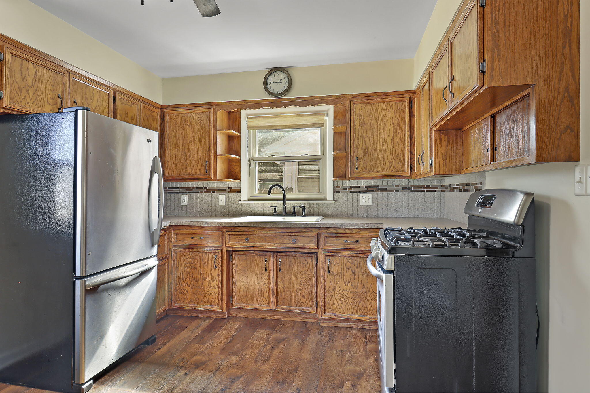 Kenosha, Wisconsin 53144, United States, 3 Bedrooms Bedrooms, ,2 BathroomsBathrooms,Residential,Active,225235