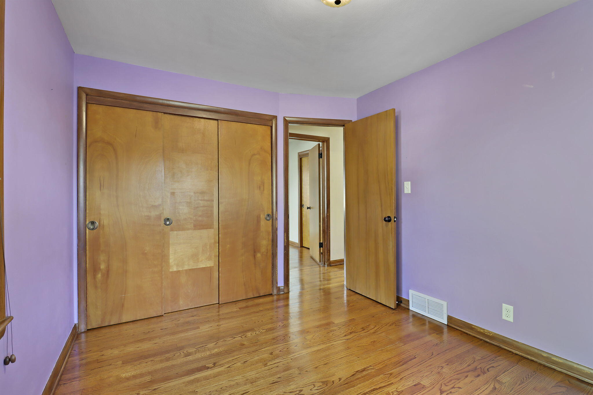 Kenosha, Wisconsin 53144, United States, 3 Bedrooms Bedrooms, ,2 BathroomsBathrooms,Residential,Active,225235