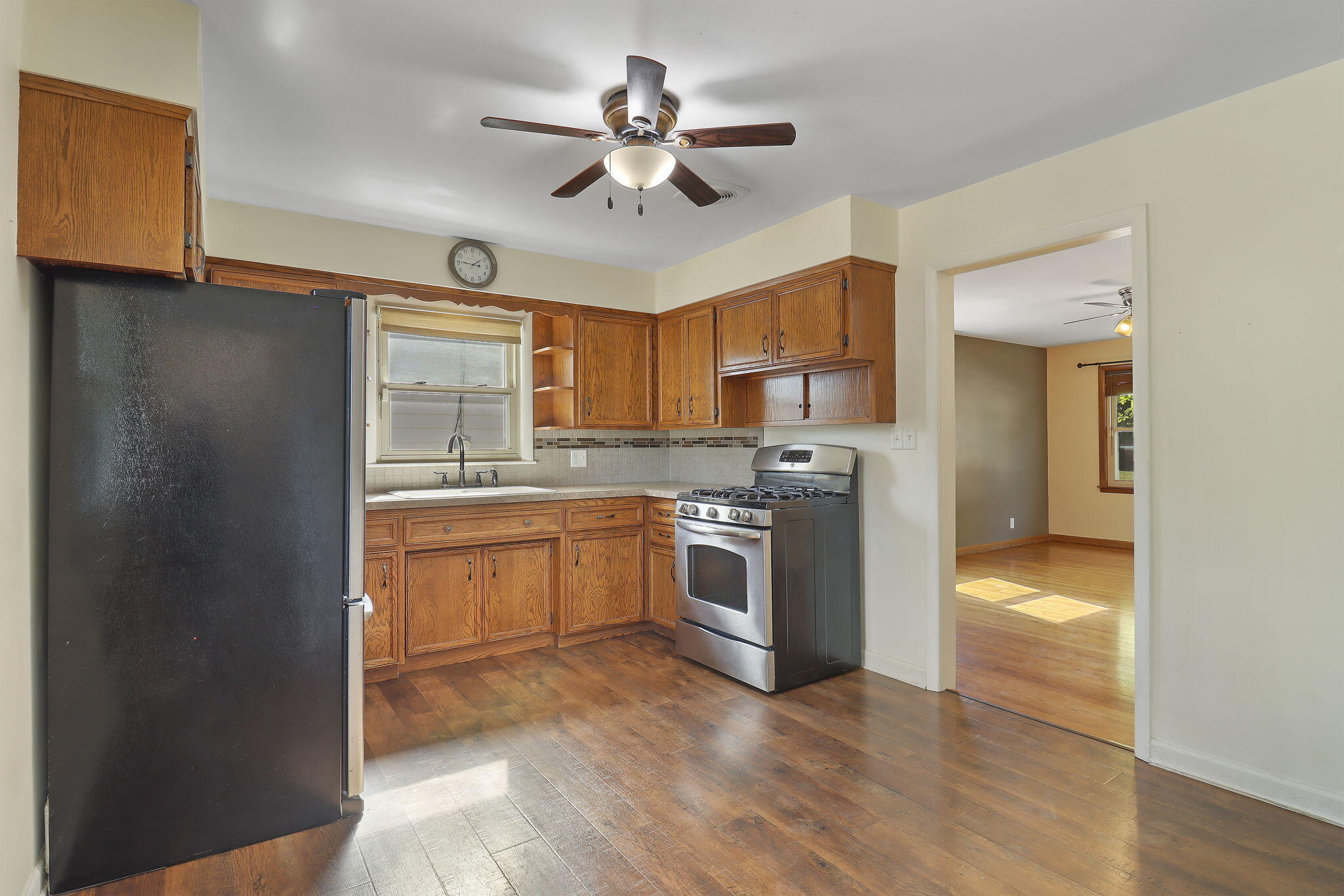 Kenosha, Wisconsin 53144, United States, 3 Bedrooms Bedrooms, ,2 BathroomsBathrooms,Residential,Active,225235