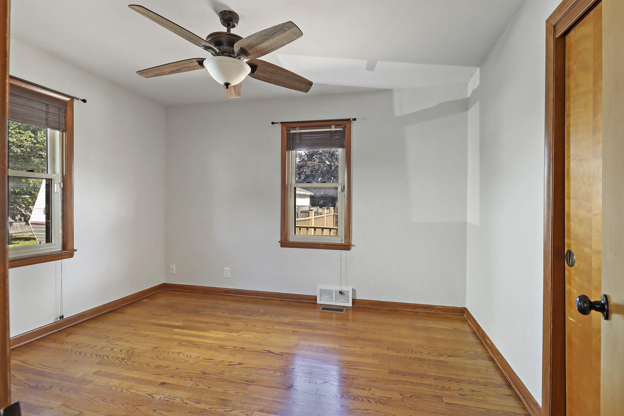 Kenosha, Wisconsin 53144, United States, 3 Bedrooms Bedrooms, ,2 BathroomsBathrooms,Residential,Active,225235