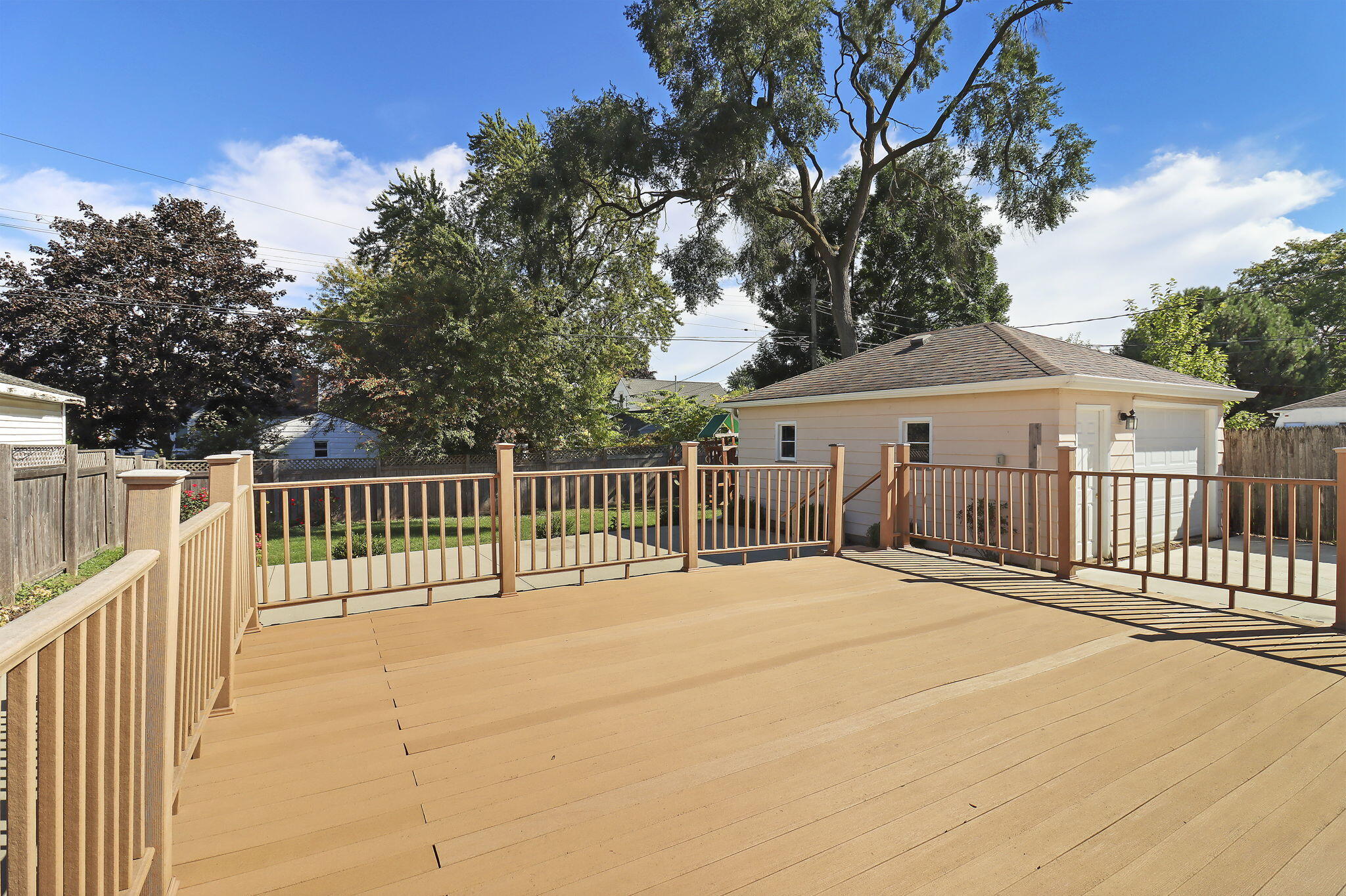 Kenosha, Wisconsin 53144, United States, 3 Bedrooms Bedrooms, ,2 BathroomsBathrooms,Residential,Active,225235