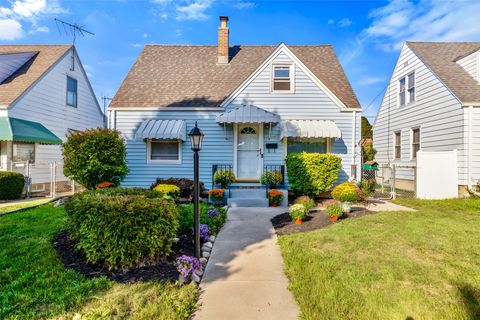 Photo of 9544 W Metcalf Pl, Milwaukee, WI 53222 (MLS # 1941097) Photo of 9544 W Metcalf Pl, Milwaukee, WI 53222 (MLS # 1941097)