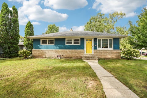 Photo of 2859 S 96th St, West Allis, WI 53227 (MLS # 1982173)