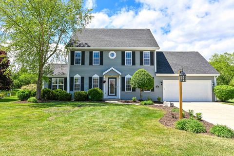 Photo of W231N7953 Martin Ct, Sussex, WI 53089 (MLS # 1963630)