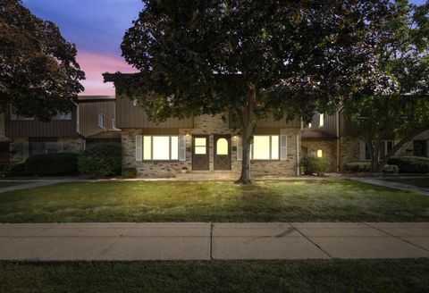 Photo of 9851 W Beloit Rd, Milwaukee, WI 53227 (MLS # 1945485)
