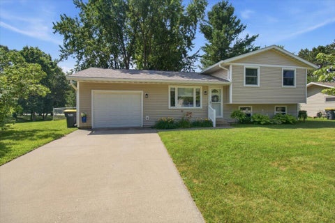 Photo of 508 Evergreen Dr, Holmen, WI 54636 (MLS # 1985791)
