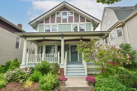 Photo of 3071 N Newhall St, Milwaukee, WI 53211 (MLS # 1923359)