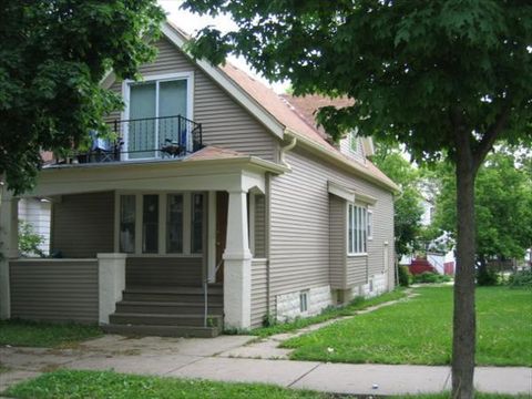 Photo of 2436 N Fratney St, Milwaukee, WI 53212 (MLS # 1940108)